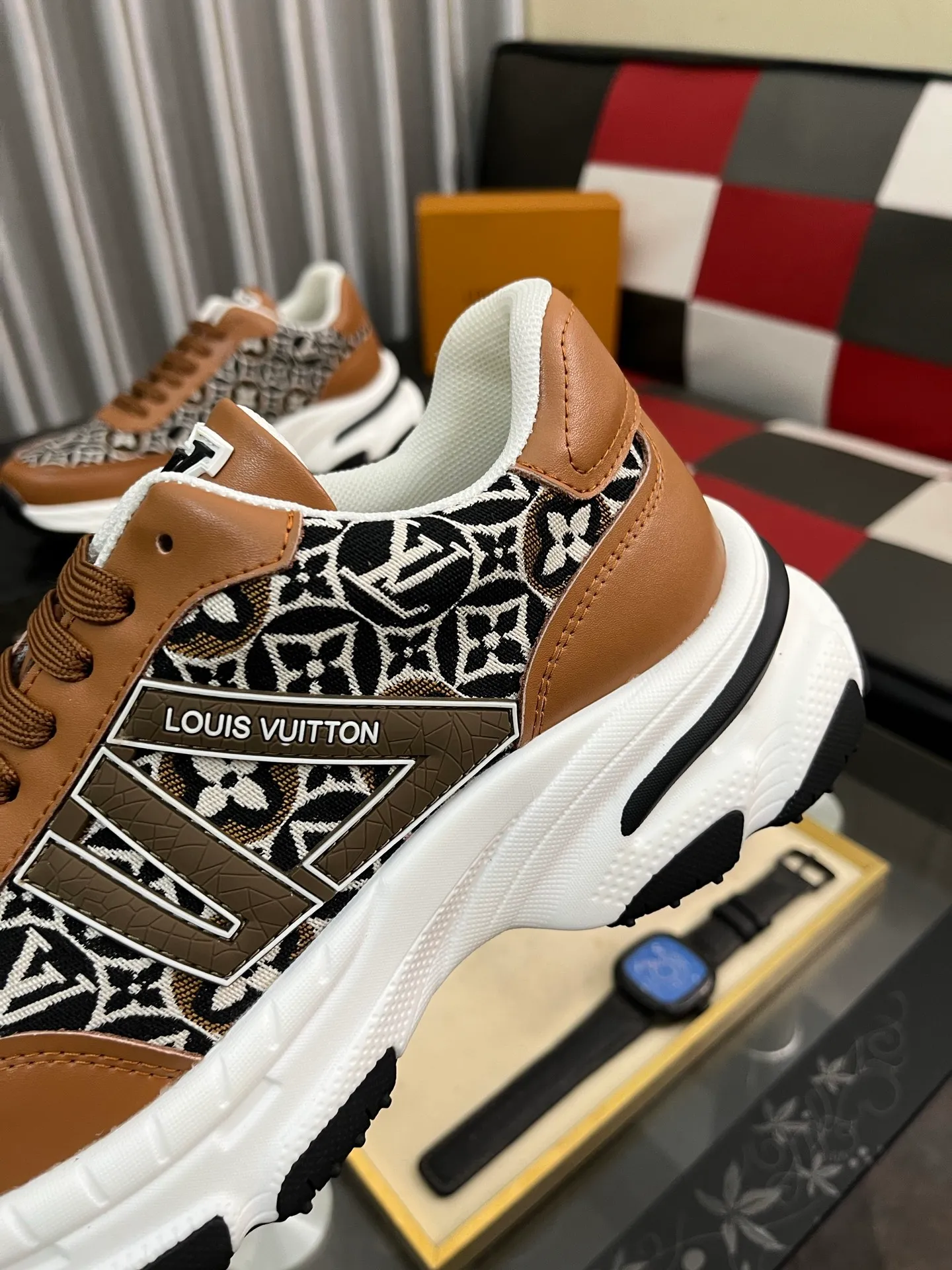 Men's shoes 💰458⌚️⌚️LV Louis Vuitton. The latest trendy casual shoes are popular in physical stores in sizes 38-44. New spring and summer comfortable imported custom original cowhide, unique jacquard fabric element design. With sheepskin lining, Lv original bottom, [sun][sun] high-end packaging and high quality💪Details determine the quality, you can enter and leave the counter at will, welcome to compare🇮🇹3️⃣colors available
